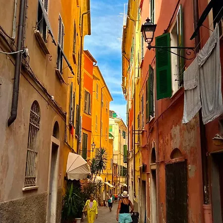La Perla Della Liguria アラッシオ